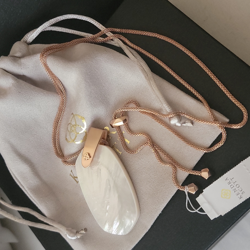 KENDRA SCOTT NECKLACE
